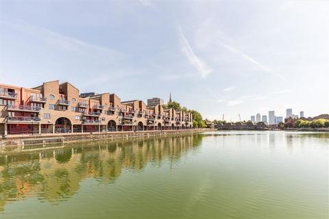 undefined, Maynards Quay, London E1W