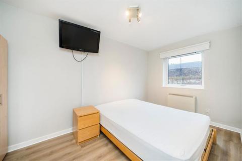 2 bedroom flat to rent, Maynards Quay, London E1W