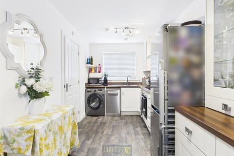 2 bedroom terraced house for sale, School Avenue, Basildon, Essex, SS15