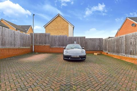2 bedroom terraced house for sale, School Avenue, Basildon, Essex, SS15