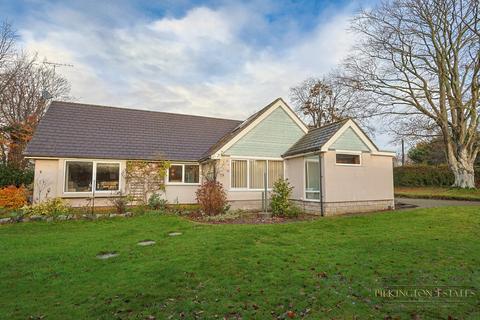 undefined, Tiverton, Devon EX16