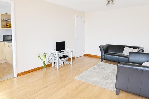 2 bedroom apartment for sale, Limes Avenue, Chigwell, IG7