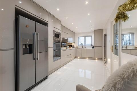 4 bedroom detached house for sale, Pinfold Gardens, Cudworth, S72