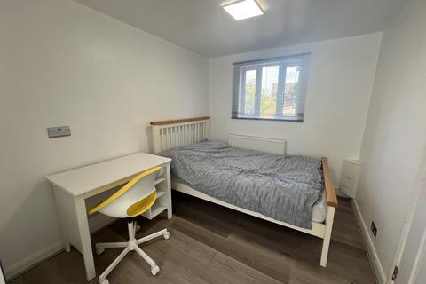 1 bedroom house to rent, Overn Avenue, Buckingham, MK18