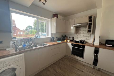 1 bedroom house to rent, Overn Avenue, Buckingham, MK18