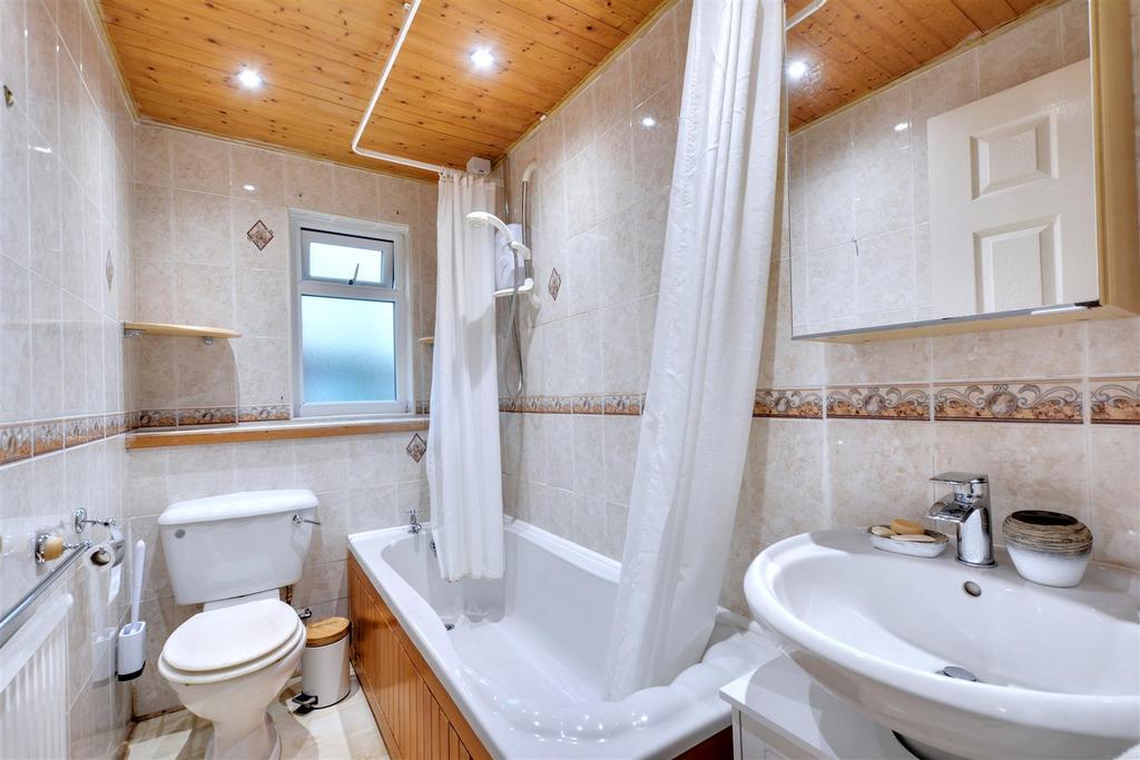 Bathroom (2).jpeg