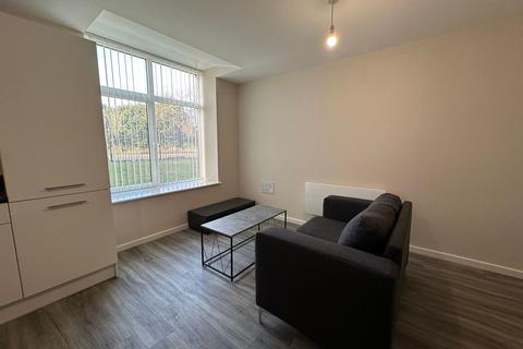 1 bedroom flat to rent, Goodiers Drive, Southwood House, M5