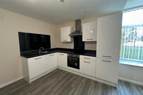 1 bedroom flat to rent, Goodiers Drive, Southwood House, M5