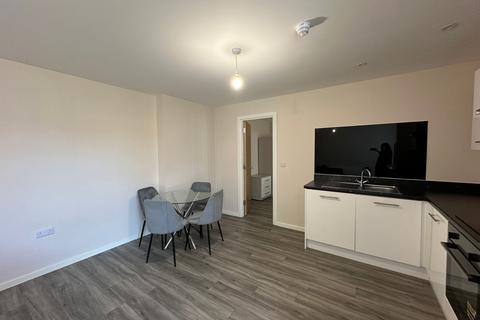 1 bedroom flat to rent, Goodiers Drive, Southwood House, M5