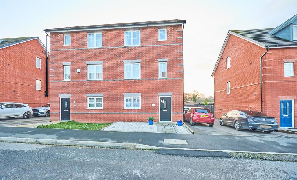 Notleyfield Close, ES 7.jpg