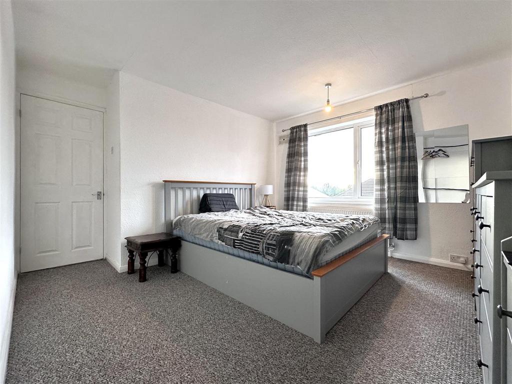 Master Bedroom 327
