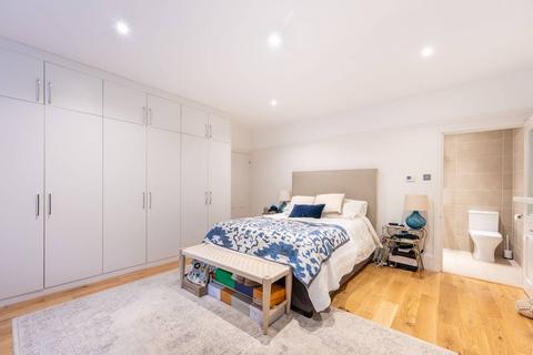 2 bedroom flat to rent, Holland Park Gardens, Holland Park, London, W14