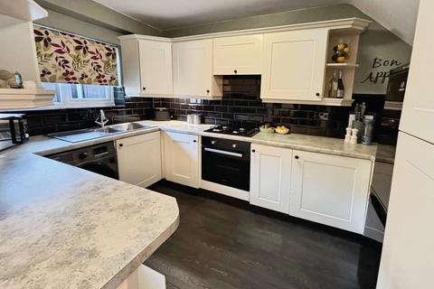 undefined, Silver Close, Greater Manchester SK16