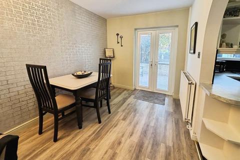 undefined, Silver Close, Greater Manchester SK16