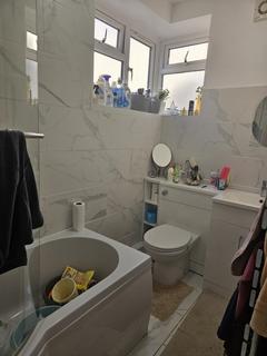 1 bedroom flat to rent, Wellesley Court, Maida Vale, W9.
