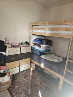 1 bedroom flat to rent, Wellesley Court, Maida Vale, W9.