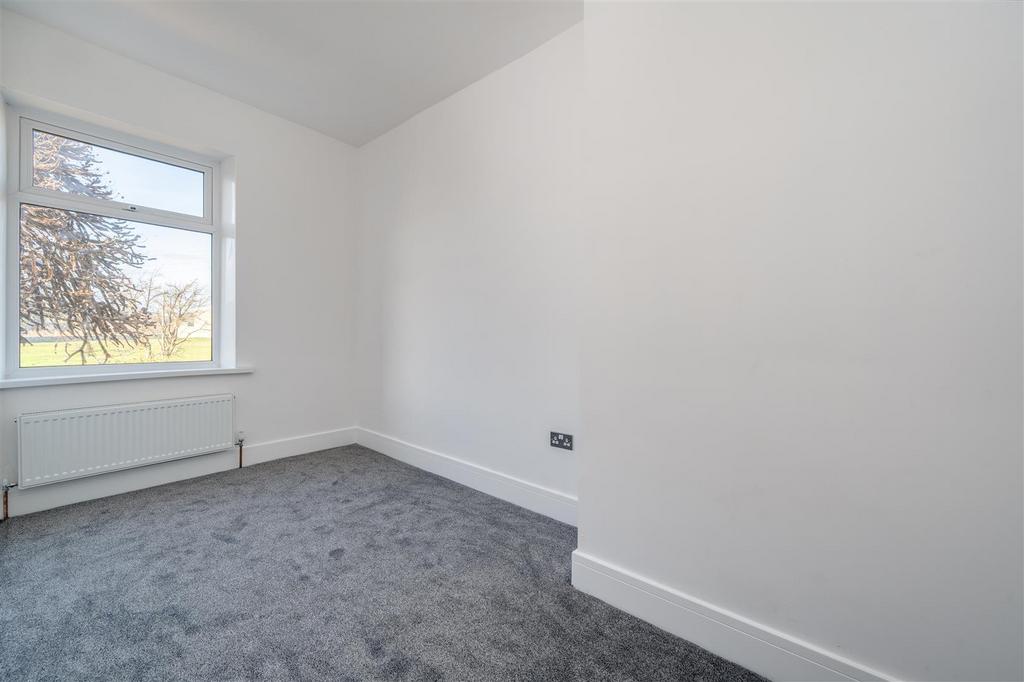 4 Cliffe End Road-8.jpg