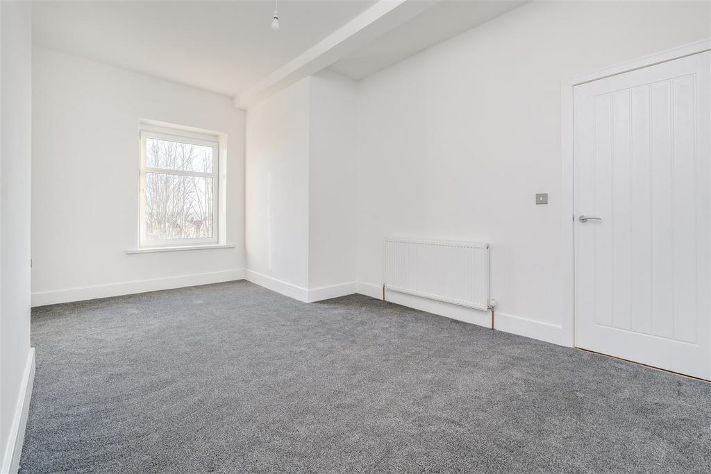 4 Cliffe End Road-10.jpg