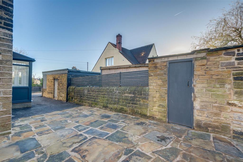 4 Cliffe End Road-19.jpg