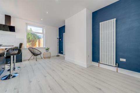 4 bedroom semi-detached house for sale, Cliffe End Road, Huddersfield HD3