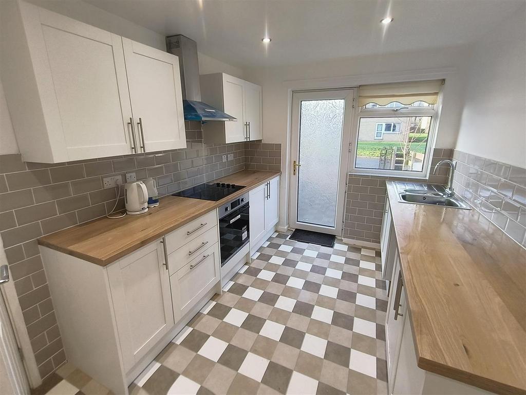 Kitchen 4.jpg