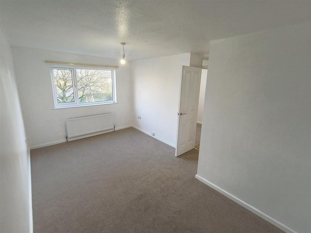 Bedroom 1 2.jpg