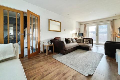 undefined, Pirie Close, Bradford BD2