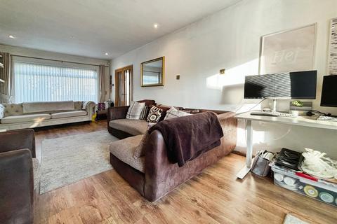 undefined, Pirie Close, Bradford BD2