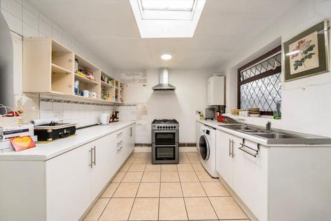 undefined, Inwood Road, Hounslow TW3