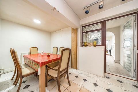 undefined, Inwood Road, Hounslow TW3