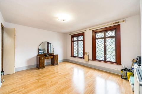 undefined, Inwood Road, Hounslow TW3