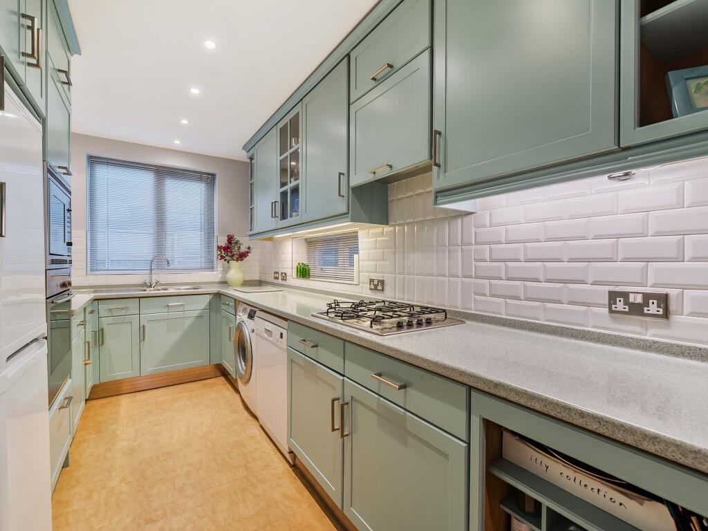 1384659 7 6930595...