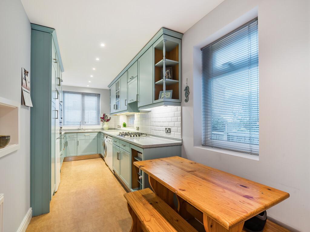 1384659 6 6930594...