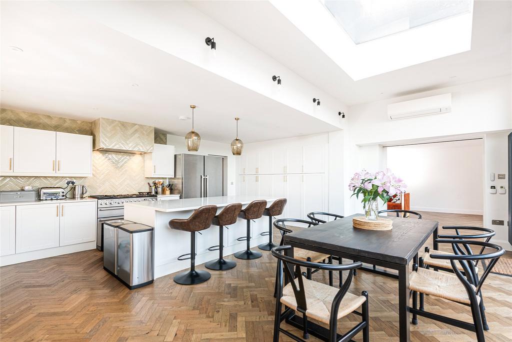 Kitchen/Breakfast
