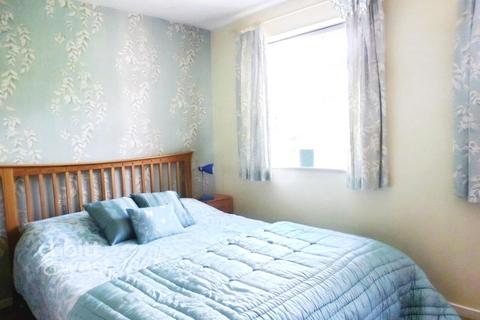1 bedroom apartment to rent, Ravenscroft Court North Parade Horsham RH12 2RE