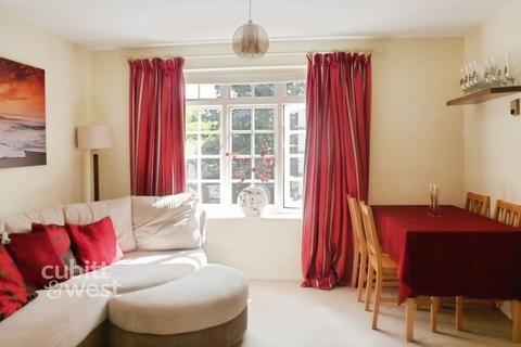 1 bedroom apartment to rent, Ravenscroft Court North Parade Horsham RH12 2RE