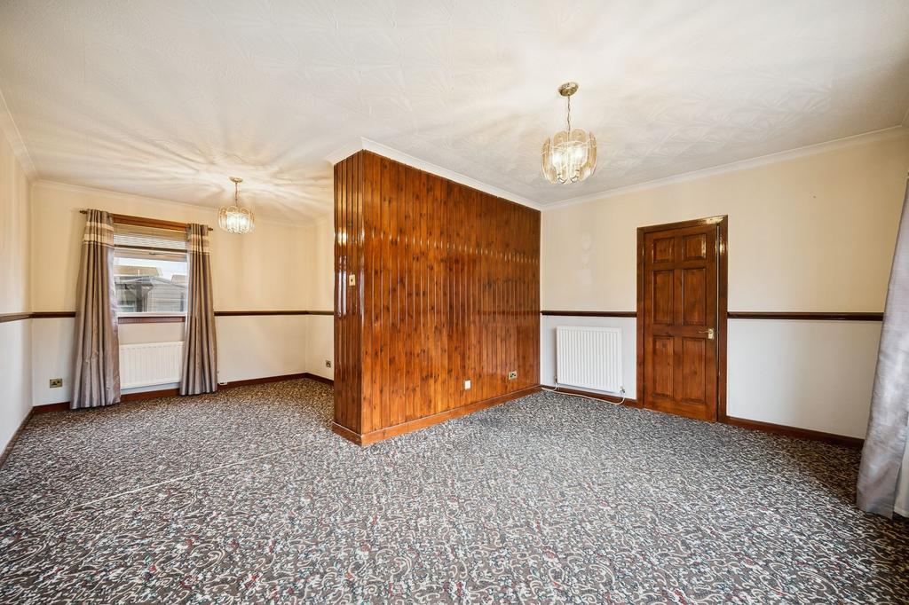 Lounge/Dining Area