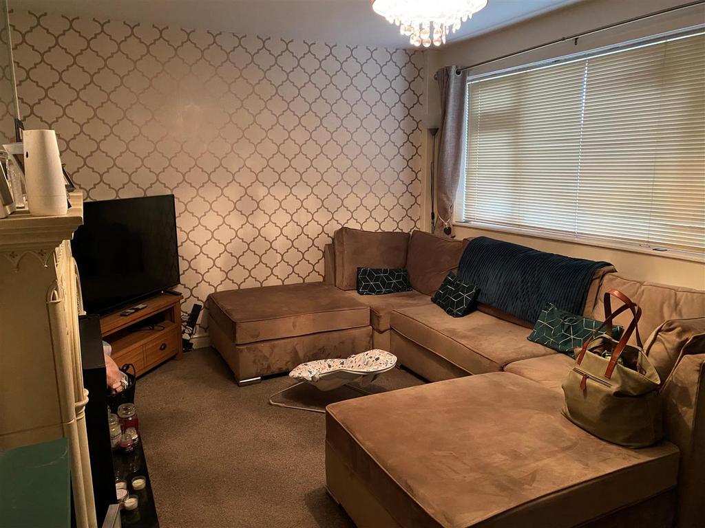 Living room 2.jpg