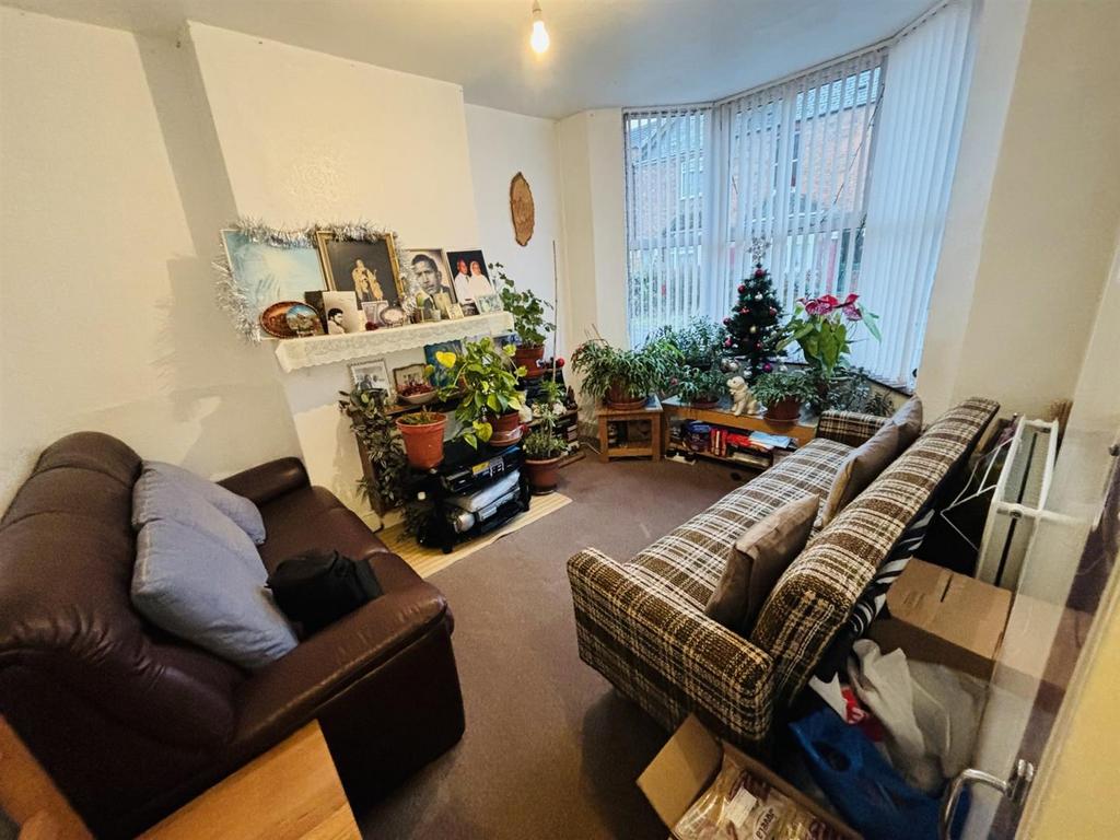 Living Room ES.jpg