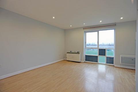 2 bedroom flat to rent, Albatross Close, London, Beckton, E6