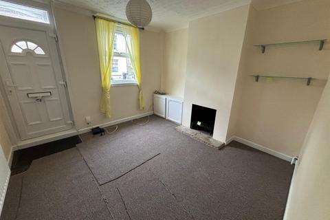 2 bedroom detached house to rent, Gladstone Road, Kent ME14