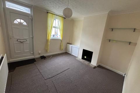 2 bedroom detached house to rent, Gladstone Road, Kent ME14