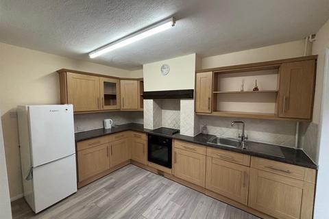2 bedroom detached house to rent, Gladstone Road, Kent ME14