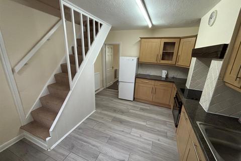 2 bedroom detached house to rent, Gladstone Road, Kent ME14