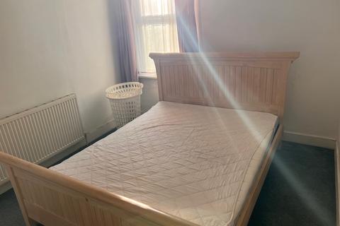 undefined, New Road, Bedfont TW14