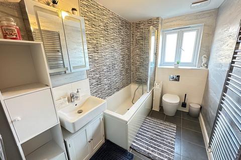 undefined, Hazel Mead, Dunstable, Bedfordshire, LU5 4UQ