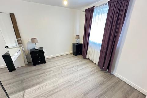 undefined, Hazel Mead, Dunstable, Bedfordshire, LU5 4UQ