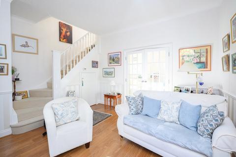 undefined, Belgrave Close, Walton-on-Thames, KT12