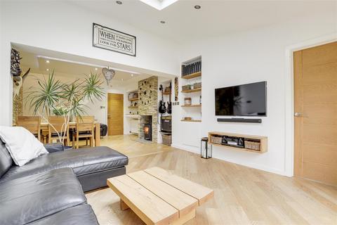 undefined, Bampton Court, Gamston NG2