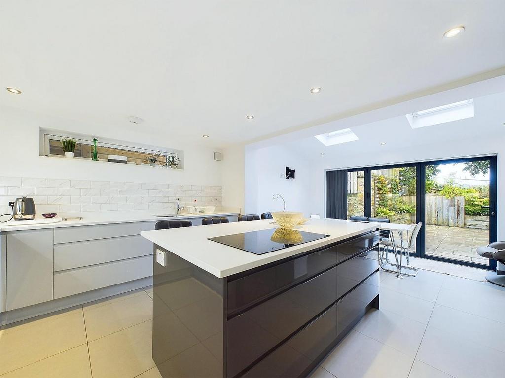 CAM03810 G0-PR0108-STILL012.jpg